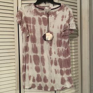 NEW WITH TAGS- Cute tshirt